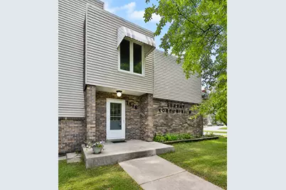1516 19 1/2 Street S #6, Moorhead, MN 56560 - Photo 1
