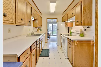 1516 19 1/2 Street S #6, Moorhead, MN 56560 - Photo 6