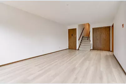 1516 19 1/2 Street S #6, Moorhead, MN 56560 - Photo 4