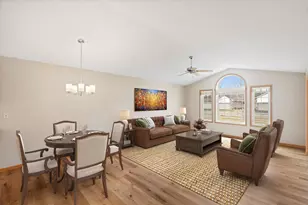 74 Stratford Way, Hudson, WI 54016 - Photo 4