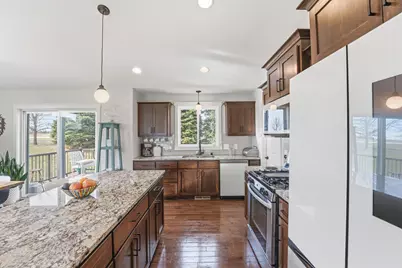 932 Forest Edge Drive, Jordan, MN 55352 - Photo 4