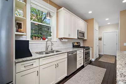 1013 Planters Path, Bayport, MN 55003 - Photo 12