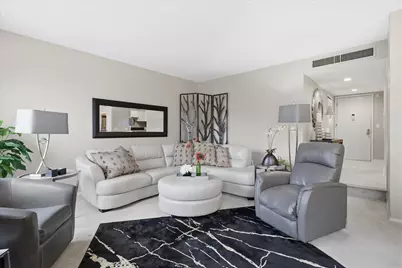 3412 Oak Ridge Road #319, Hopkins, MN 55305 - Photo 4