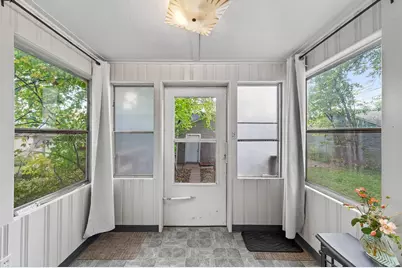 895 Rose Avenue E, Saint Paul, MN 55106 - Photo 26