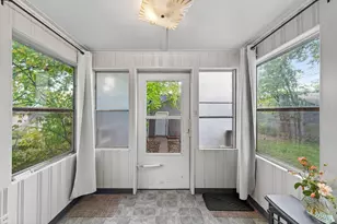 895 Rose Ave E, Saint Paul, MN 55106 - Photo 26