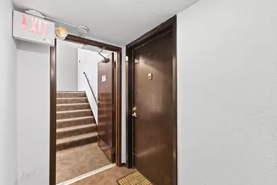 520 Ridgewood Avenue #4, Minneapolis, MN 55403 - Photo 2