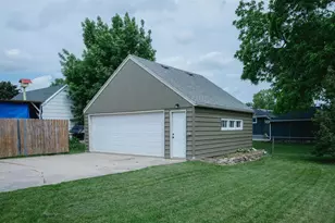 1411 3 1/2 Street SE, Rochester, MN 55904 - Photo 2