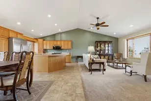 1221 Patricia Ct, Marshall, MN 56258 - Photo 20