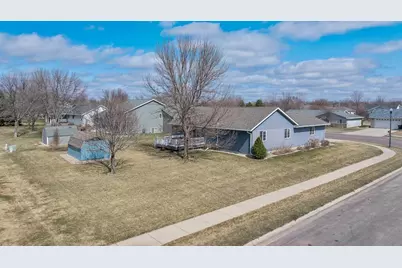 1221 Patricia Court, Marshall, MN 56258 - Photo 6
