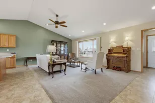 1221 Patricia Ct, Marshall, MN 56258 - Photo 8