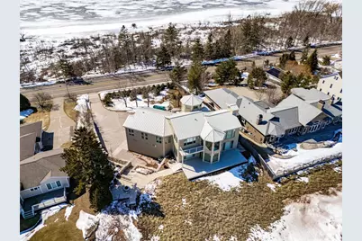 4202 Minnesota Avenue, Duluth, MN 55802 - Photo 2