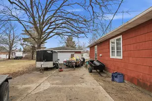 113 1st St N, Waite Park, MN 56387 - Photo 2