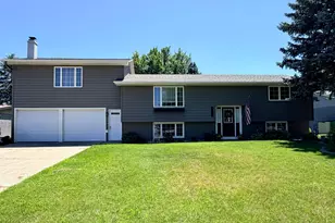 1511 Eckerson Dr, Worthington, MN 56187 - Photo 2