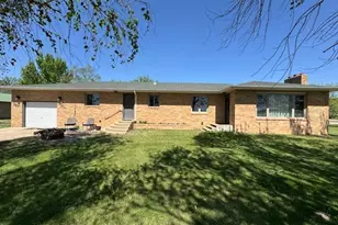 208 E Mason Ave, Verndale, MN 56481 - Photo 2
