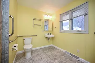 772 Bluffview Cir, Winona, MN 55987 - Photo 12