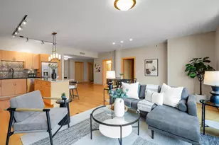 215 10th Ave S, Minneapolis, MN 55415 - Photo 12