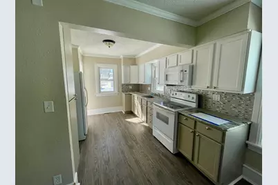 911 W Cavour Avenue, Fergus Falls, MN 56537 - Photo 2