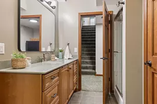 6815 Ruby Ln, Chanhassen, MN 55317 - Photo 34