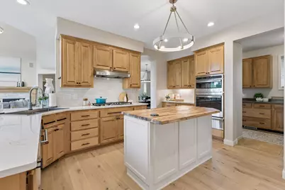 6815 Ruby Lane, Chanhassen, MN 55317 - Photo 8
