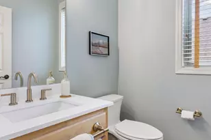 6815 Ruby Ln, Chanhassen, MN 55317 - Photo 14