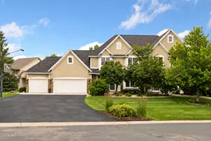6815 Ruby Ln, Chanhassen, MN 55317 - Photo 2