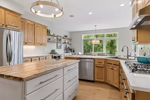 6815 Ruby Ln, Chanhassen, MN 55317 - Photo 10