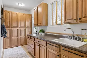 6815 Ruby Ln, Chanhassen, MN 55317 - Photo 18