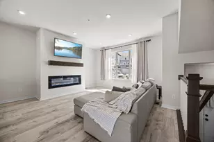 2230 Gateway Curv, North Saint Paul, MN 55109 - Photo 10