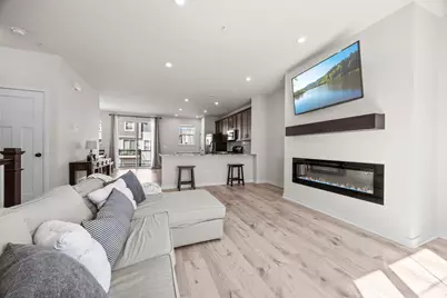 2230 Gateway Curve, North Saint Paul, MN 55109 - Photo 14