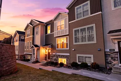 2230 Gateway Curve, North Saint Paul, MN 55109 - Photo 1