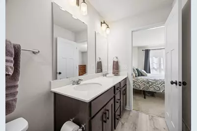 2230 Gateway Curve, North Saint Paul, MN 55109 - Photo 38