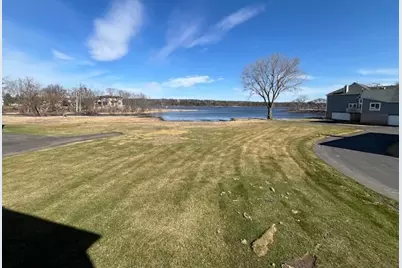 527 Mariner Drive, Bayport, MN 55003 - Photo 8