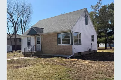 307 N Walnut Street, La Crescent, MN 55947 - Photo 1