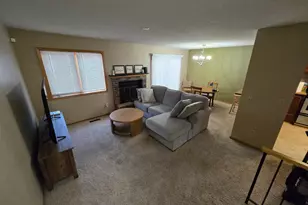 28 Elton Ridge Ct NW, Rochester, MN 55901 - Photo 4