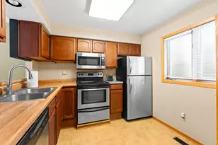 28 Elton Ridge Ct NW, Rochester, MN 55901 - Photo 10