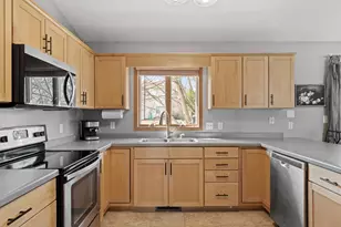 4910 Manor Brook Dr NW, Rochester, MN 55901 - Photo 4