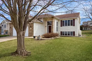4910 Manor Brook Dr NW, Rochester, MN 55901 - Photo 2