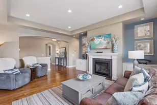 1372 Pleasant Lake Dr, Woodbury, MN 55129 - Photo 16