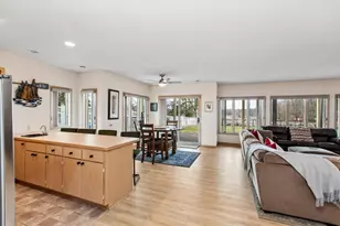 7307 Bush Lake Dr, Bloomington, MN 55438 - Photo 38