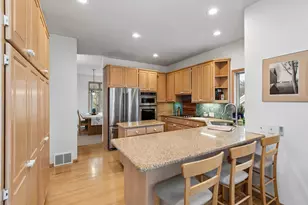 7307 Bush Lake Dr, Bloomington, MN 55438 - Photo 22