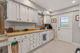 9091 W Staring Ln, Eden Prairie, MN 55347 - Photo 8