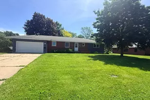 301 S Market St, Belle Plaine, MN 56011 - Photo 1