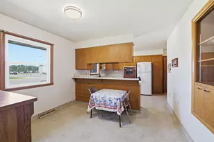 301 S Market St, Belle Plaine, MN 56011 - Photo 10