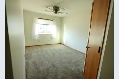 601 Cottonwood Avenue N, Litchfield, MN 55355 - Photo 20