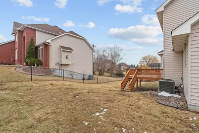 4290 Cottonwood Lane N, Plymouth, MN 55441 - Photo 4