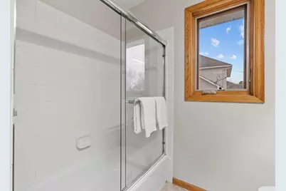 4290 Cottonwood Lane N, Plymouth, MN 55441 - Photo 40