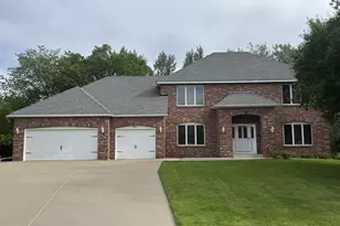 331 Ascot Ct, New Brighton, MN 55112 - Photo 1