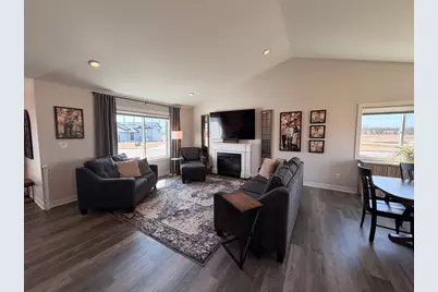 1608 Sugar Avenue, Pine Island, MN 55963 - Photo 4