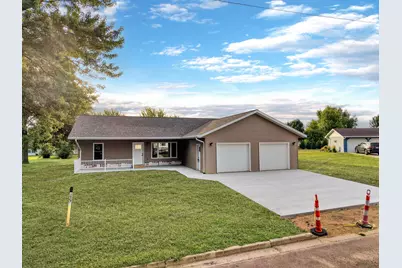 122 2nd Street E, Tracy, MN 56175 - Photo 2