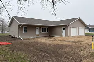 122 2nd St E, Tracy, MN 56175 - Photo 1
